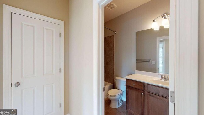 Building Photo - 3680 Brookhaven Manor Crossing NE