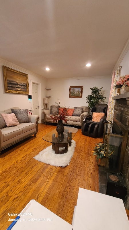 Building Photo - 756 W Inman Ave