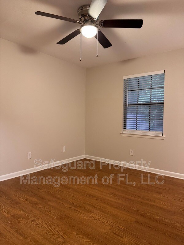 Building Photo - 4179 Ravenwood Dr