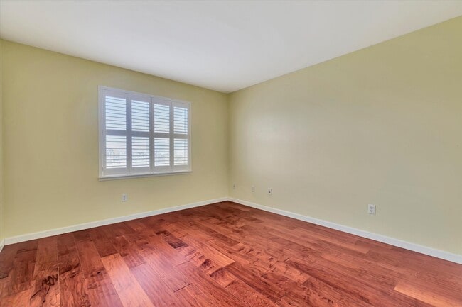 Building Photo - 5175 Trinity Park Dr
