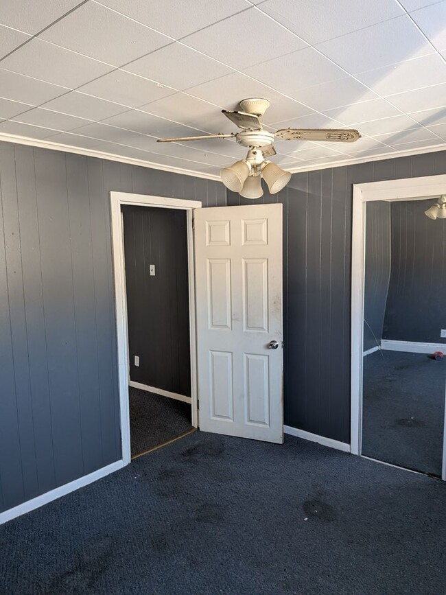 Building Photo - 1221 Eynon St