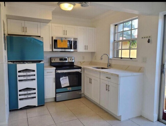 Building Photo - 7510 SW 152nd Ave