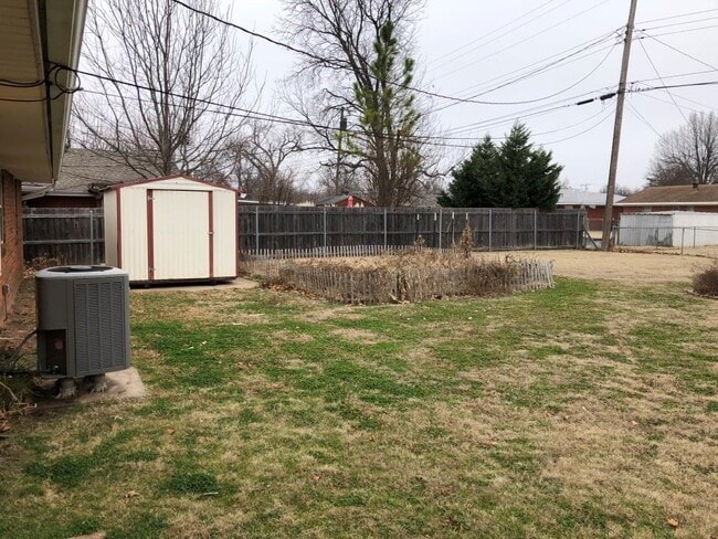 Building Photo - 320 Mimosa Dr