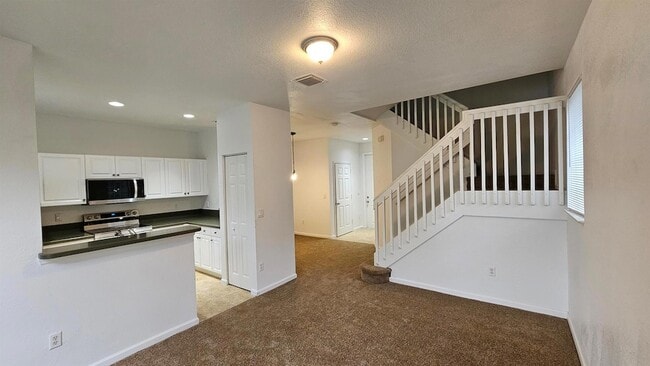 Building Photo - 2022 Island Dr