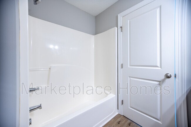 Building Photo - 207 Adderman Dr