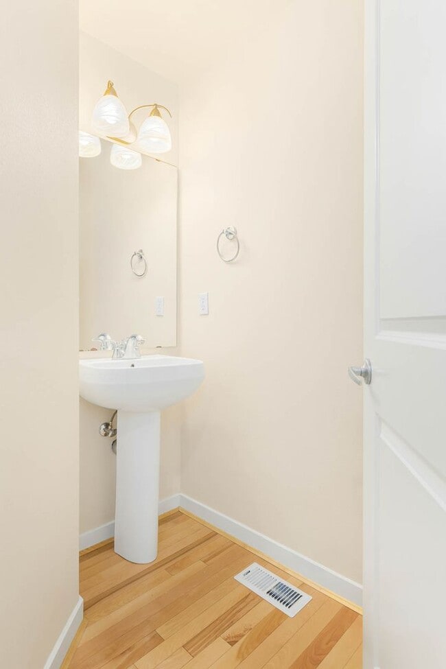 Building Photo - 516 Lingering Pine Dr NW