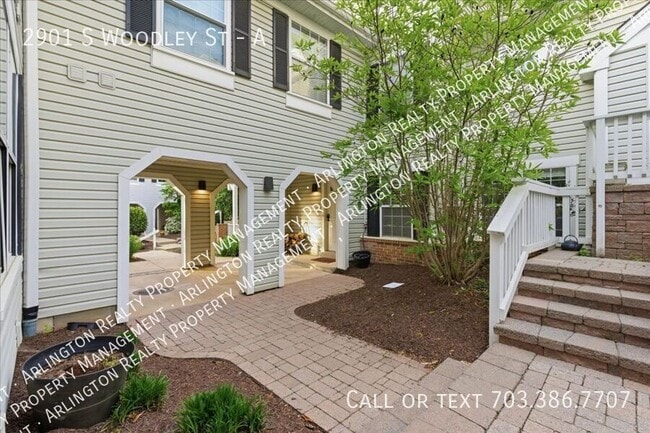 Building Photo - 2901 S Woodley St