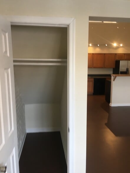 Building Photo - 310 N Laurel St