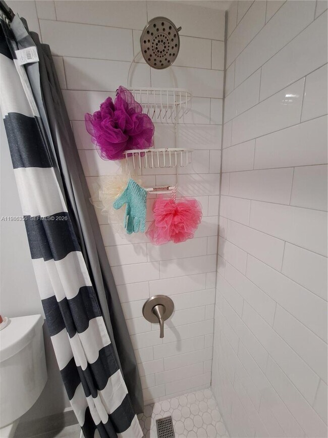 Building Photo - 9708 SW 138th Ave