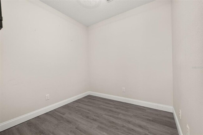 Building Photo - 212 Ficus St