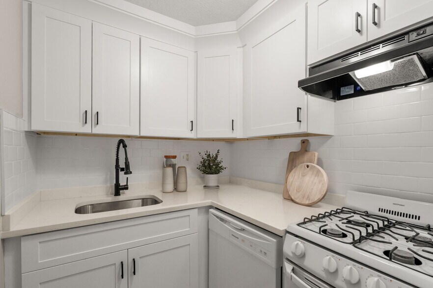 Building Photo - 45 West St