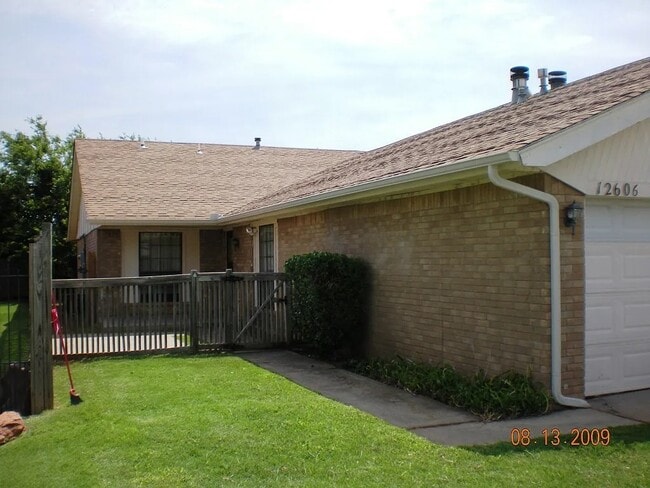 Building Photo - 12606 Abbotts Way