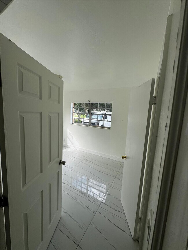 Building Photo - 1020 Indiana Ave