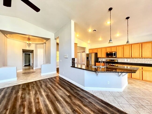 Building Photo - Beautiful 1 Story house located in the Northwest