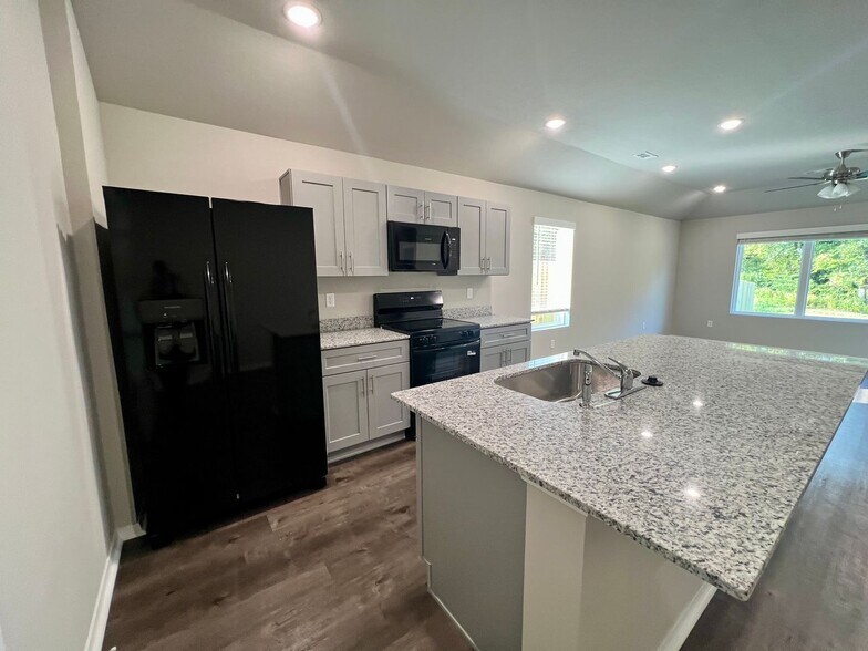Building Photo - 8912 Preston Ct