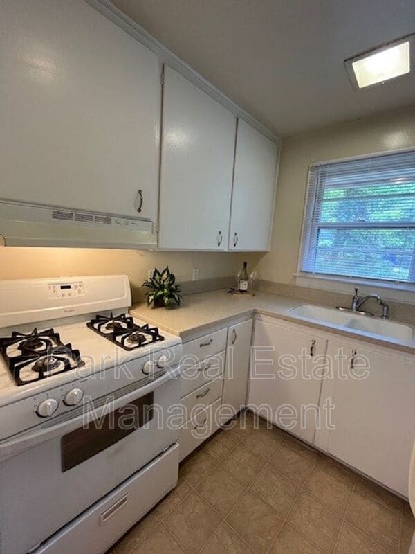 Building Photo - 117 Purefoy Rd
