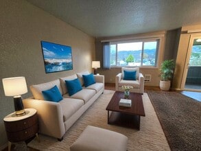 Building Photo - 146 NE Atkinson Ct