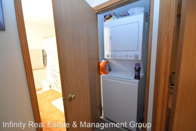 Building Photo - 2 br, 1 bath House - 1824 Deerhaven Ln NE # 3