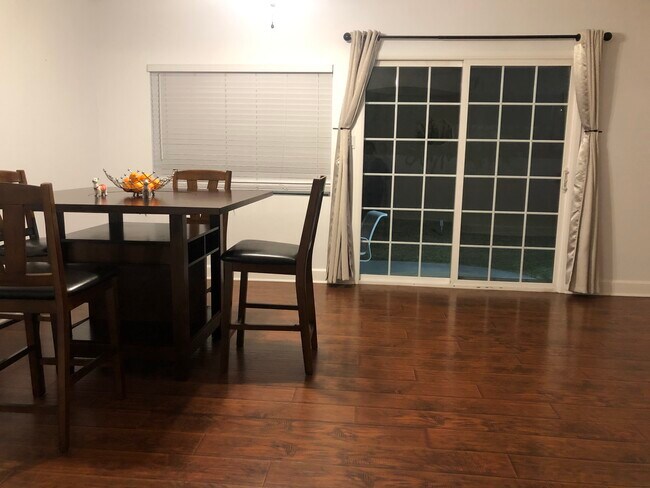 Building Photo - 14331 Cedarwood St