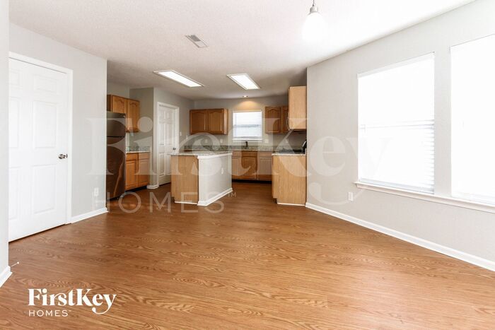 Building Photo - 2244 Blossom Dr