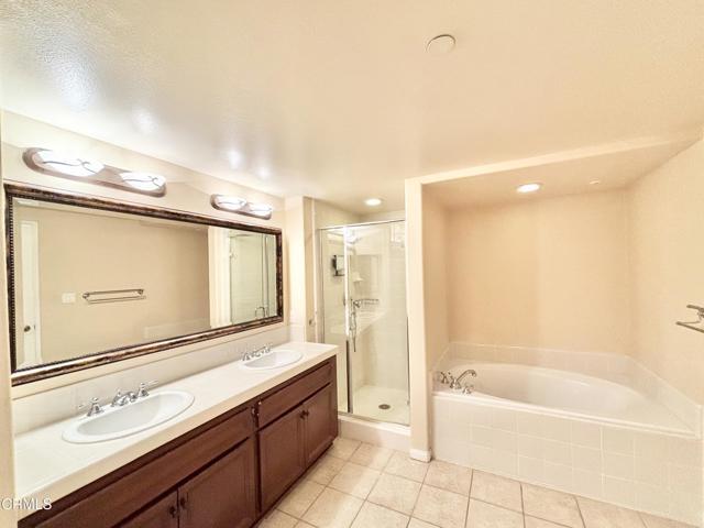 Building Photo - 4214 Tradewinds Dr