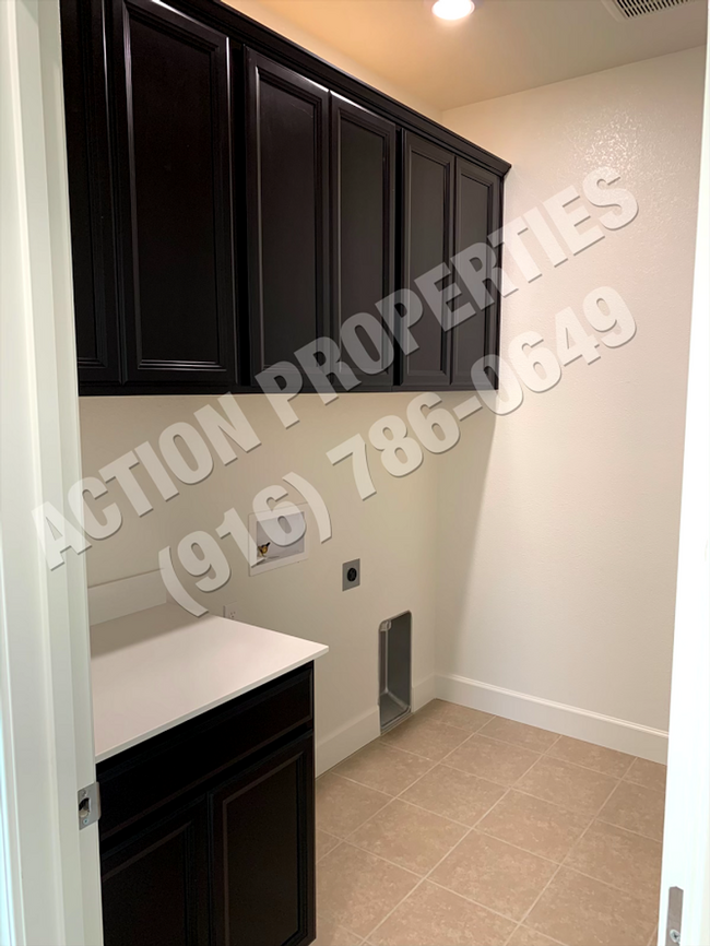 Building Photo - Rocklin Meritage Durango Subdivision: Ener...