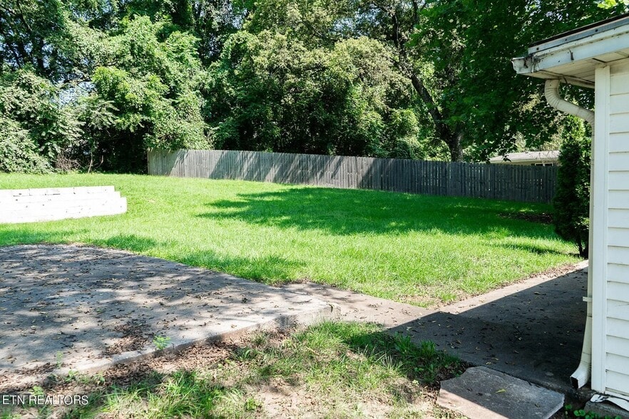 Building Photo - 203 Kensi Dr