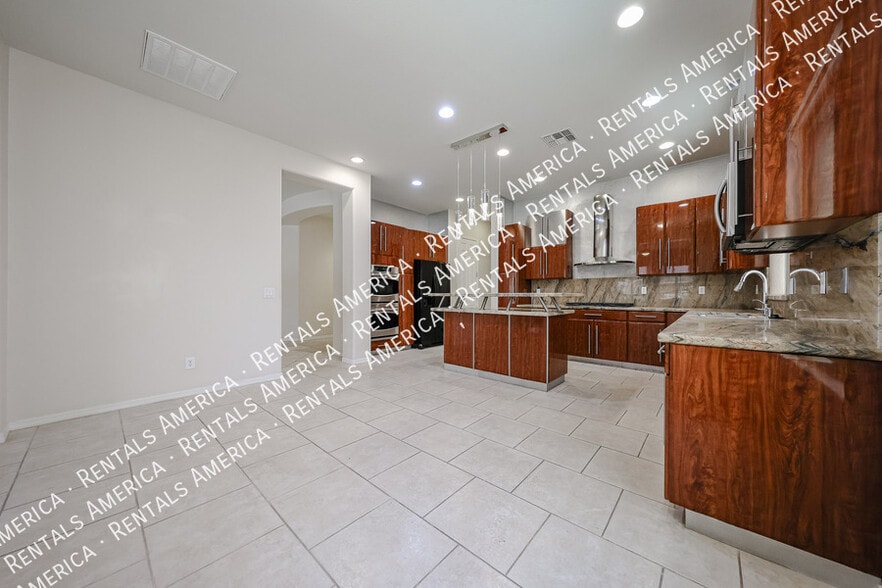 Building Photo - 6290 W Admiral Way