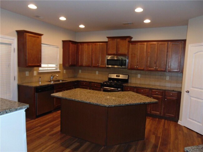 Building Photo - 1320 Napa Valley Dr SW