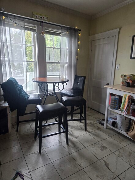 Building Photo - 21 Bothwell Rd