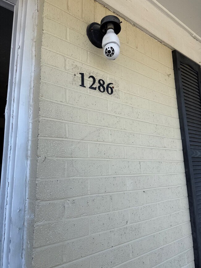 Building Photo - 1286 Fairground Rd