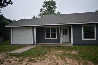 Building Photo - 142 Voss Pkwy