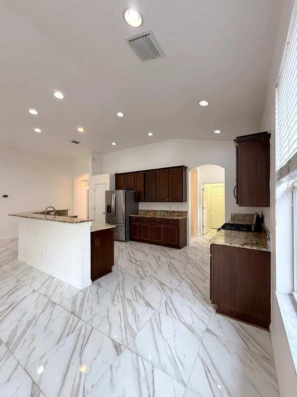 Building Photo - 9512 Greenpointe Dr