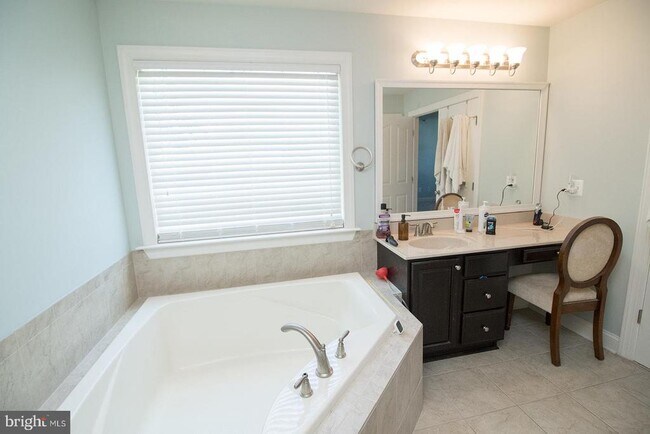 Building Photo - 24676 Broad Creek Dr