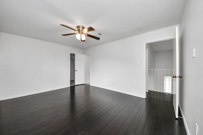 Building Photo - 3410 Crow Valley Dr