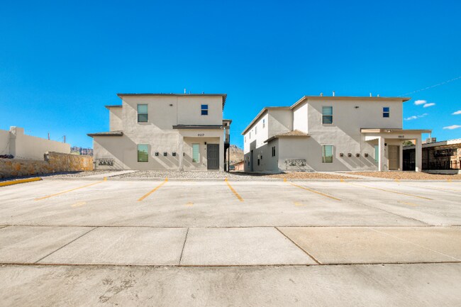 Building Photo - 8945 Robert Dr