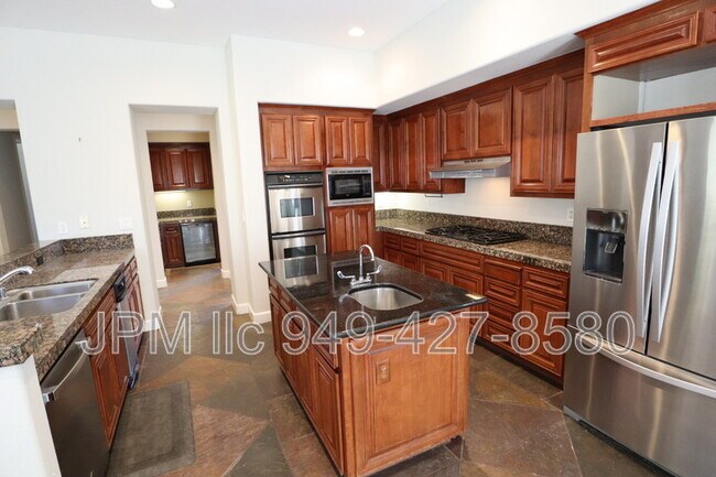 Building Photo - 3000 Granite Pointe Dr