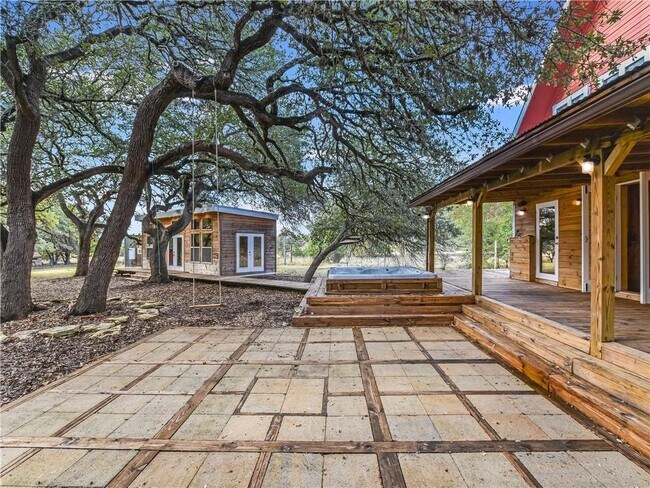 Building Photo - 515 Wimberley Oaks Dr