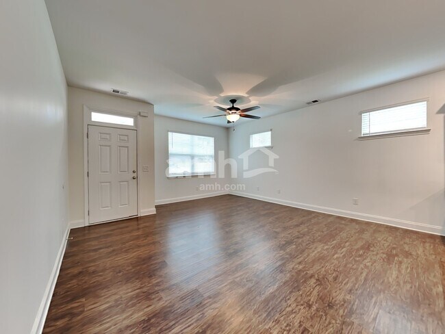 Building Photo - 203 McBee Pl