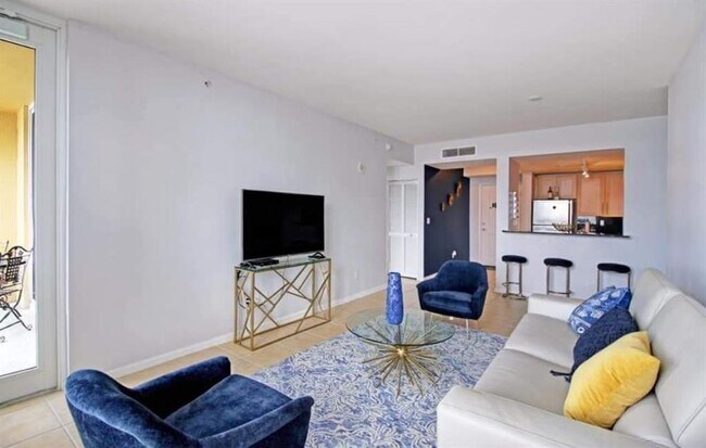 Building Photo - 511 SE 5 Ave