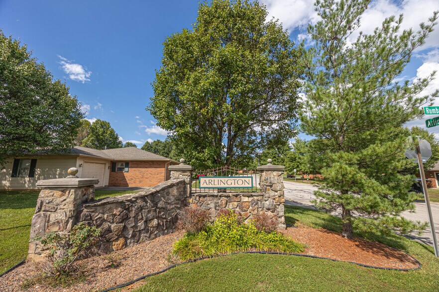 Building Photo - 44 Arlington Ct