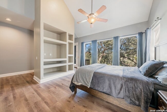 Building Photo - Charming Home Awaits: Spacious & Modern Living in a Prime Location