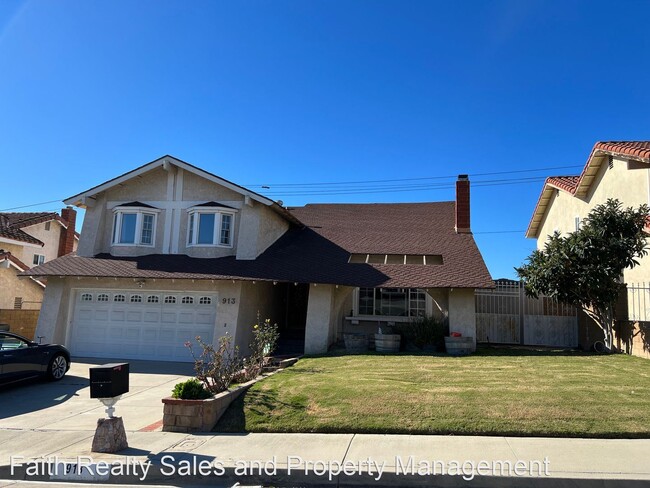 Primary Photo - 4 br, 3 bath House - 913 W. Alfred Pl