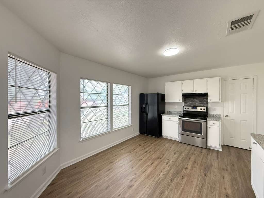 Building Photo - 6011 Hidden Rose