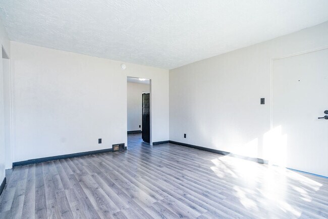 Building Photo - 1309 S Gary Dr