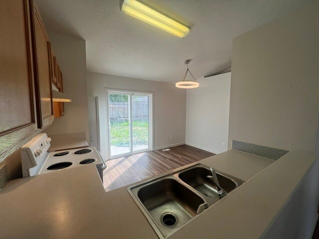 Building Photo - Spacious 3 Bedroom 2 Bath House for Rent in Nampa!