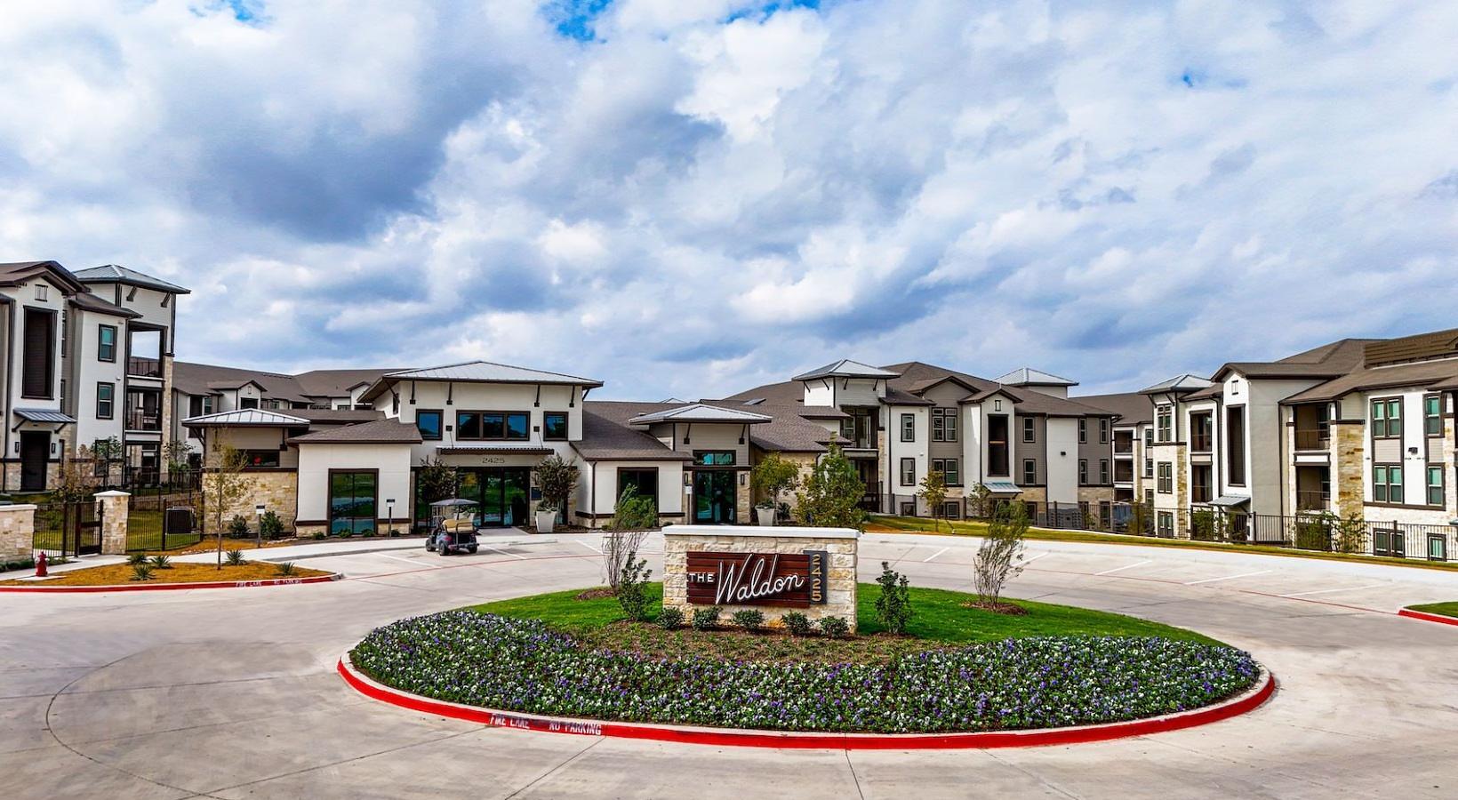 Building Photo - 2425 Central Expy