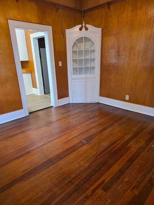 Building Photo - 301 Park Ave