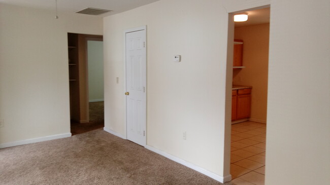 Building Photo - Save big money on this nice 2BR home!