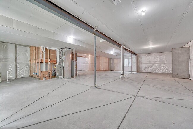 Building Photo - $4,450.00, 5 bed, 4.5-bath located in Broo...